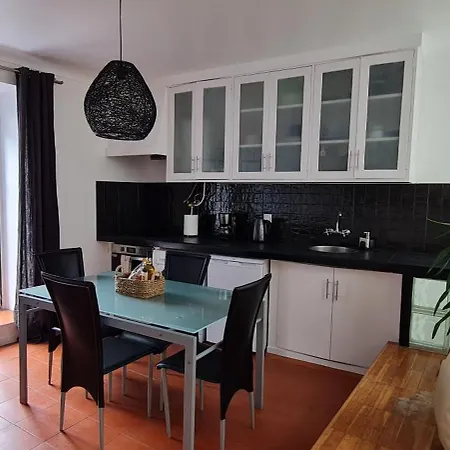 Charming In The Center Ferienhaus