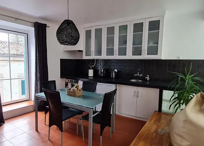 Charming In The Center Ferienhaus