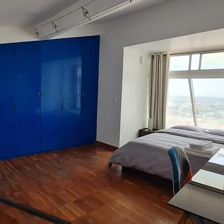 Charming In The Center *